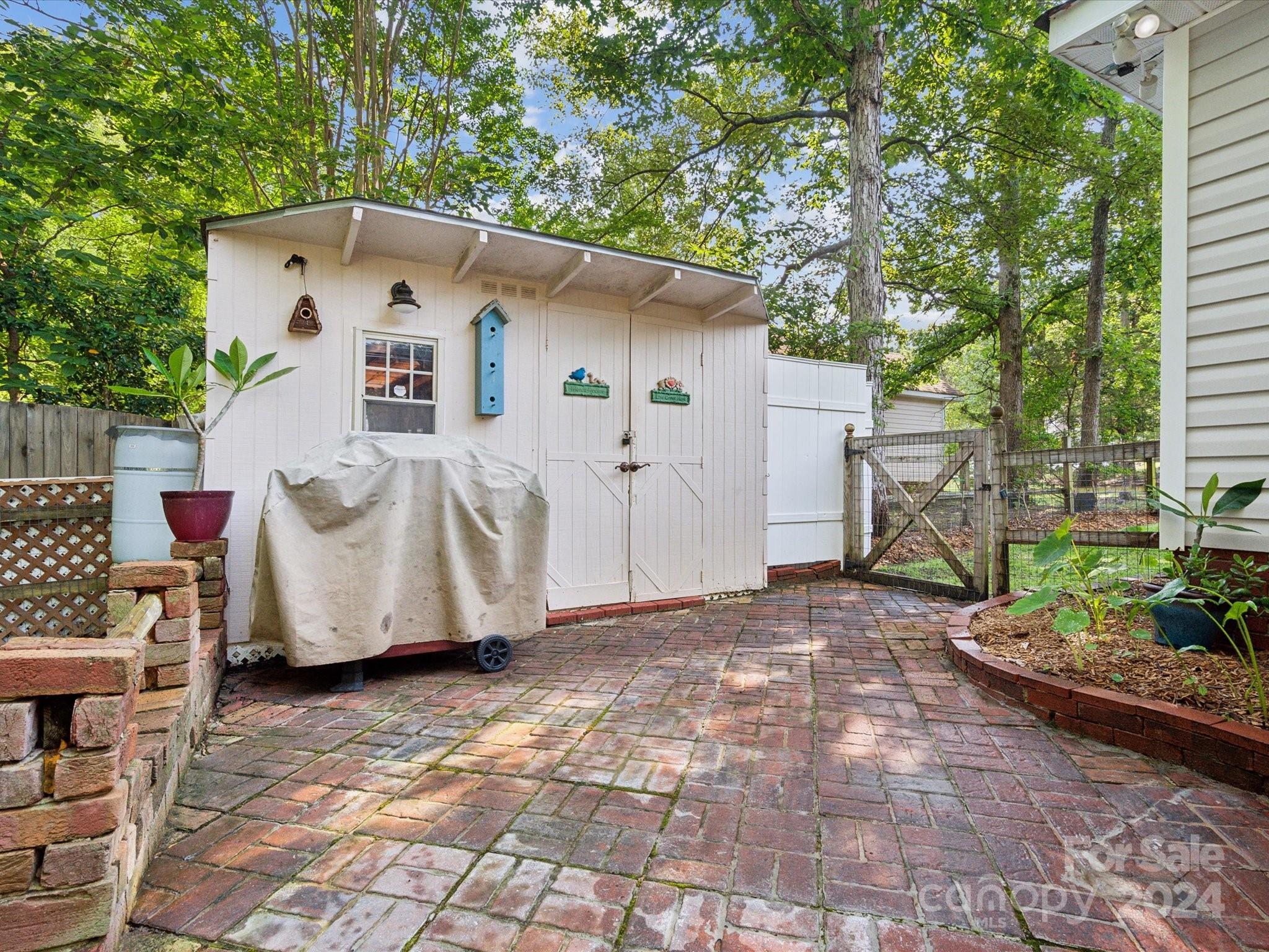 Colonial Village - Residential