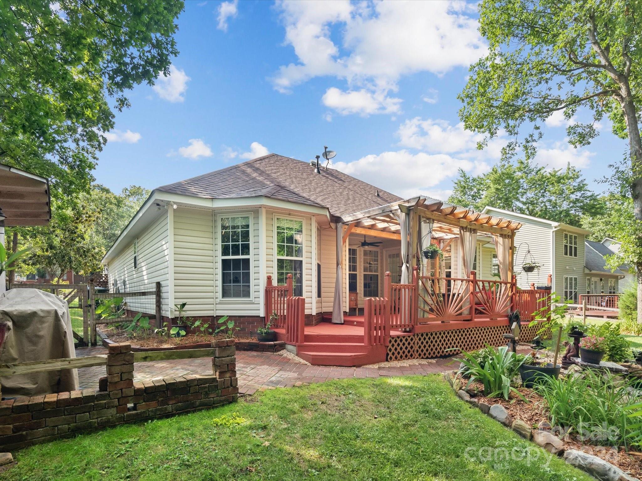 Colonial Village - Residential