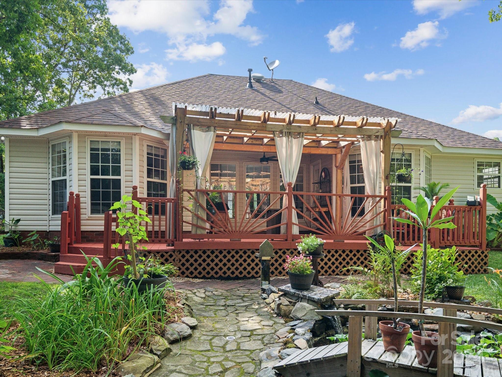 Colonial Village - Residential