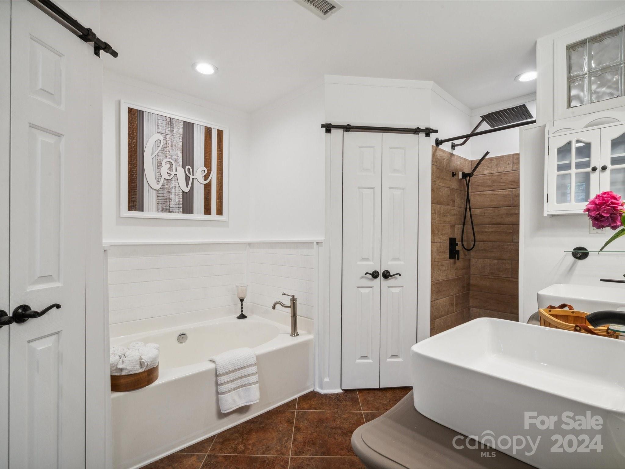 Colonial Village - Residential