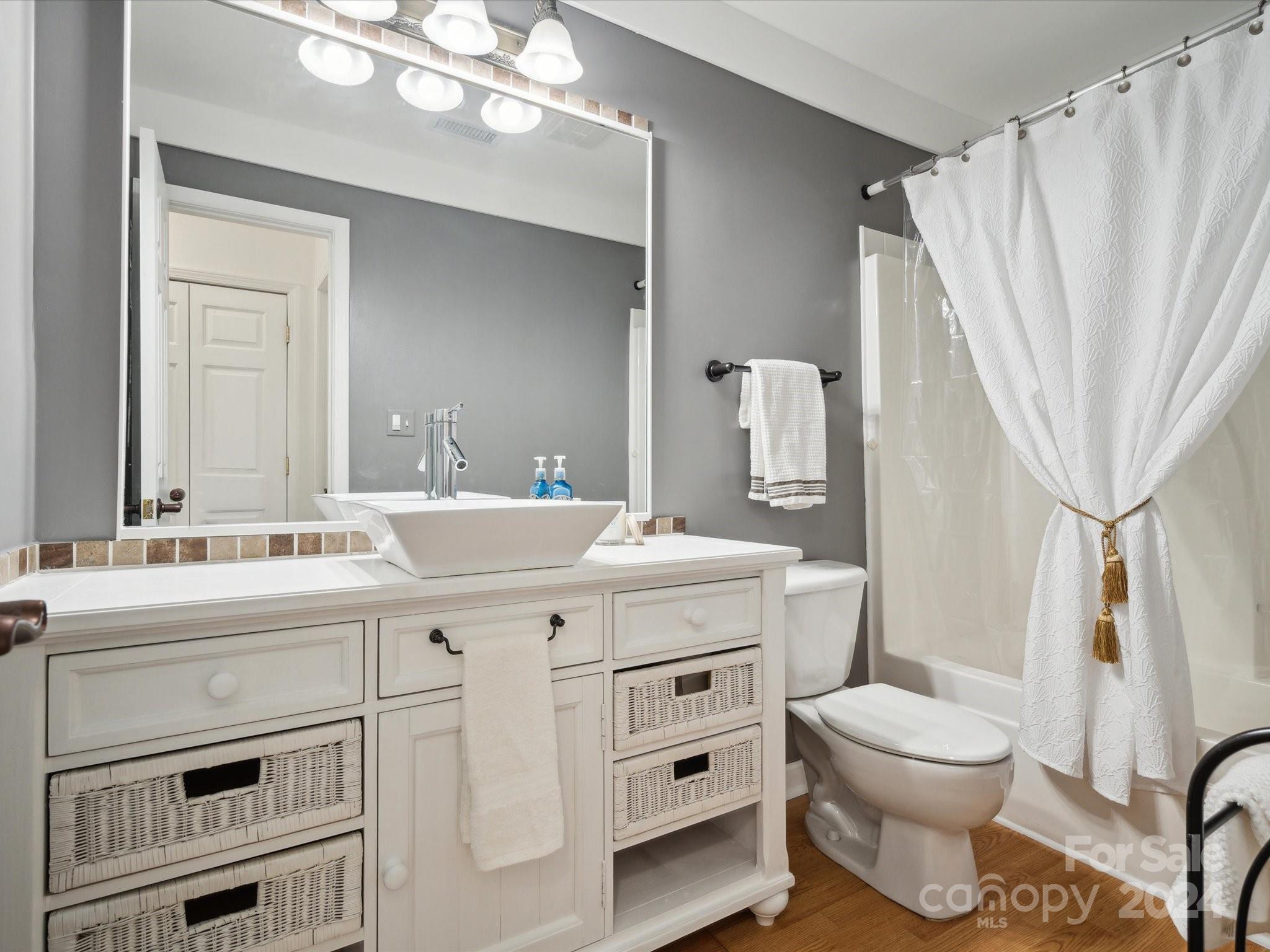 Colonial Village - Residential