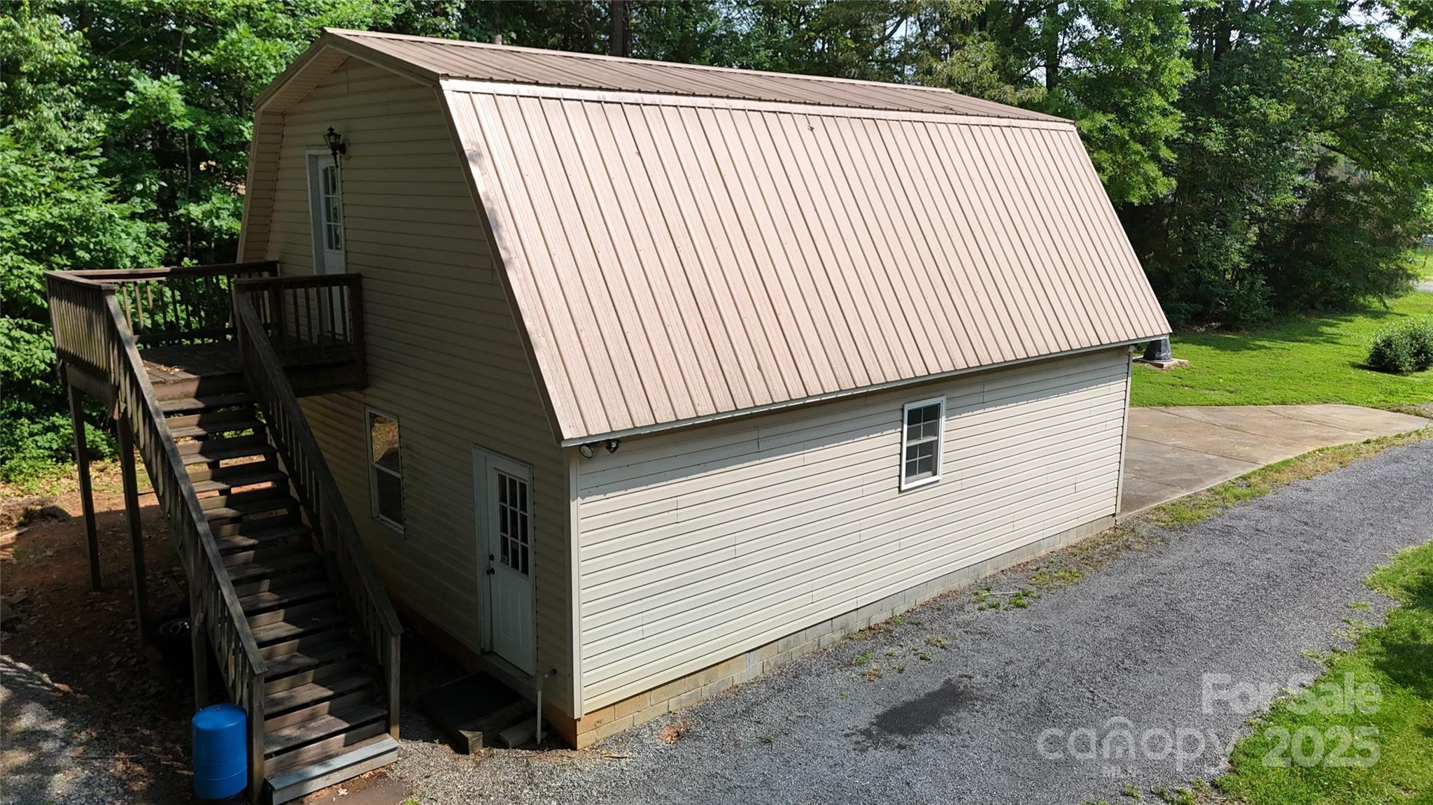 8112 Blackwood Road