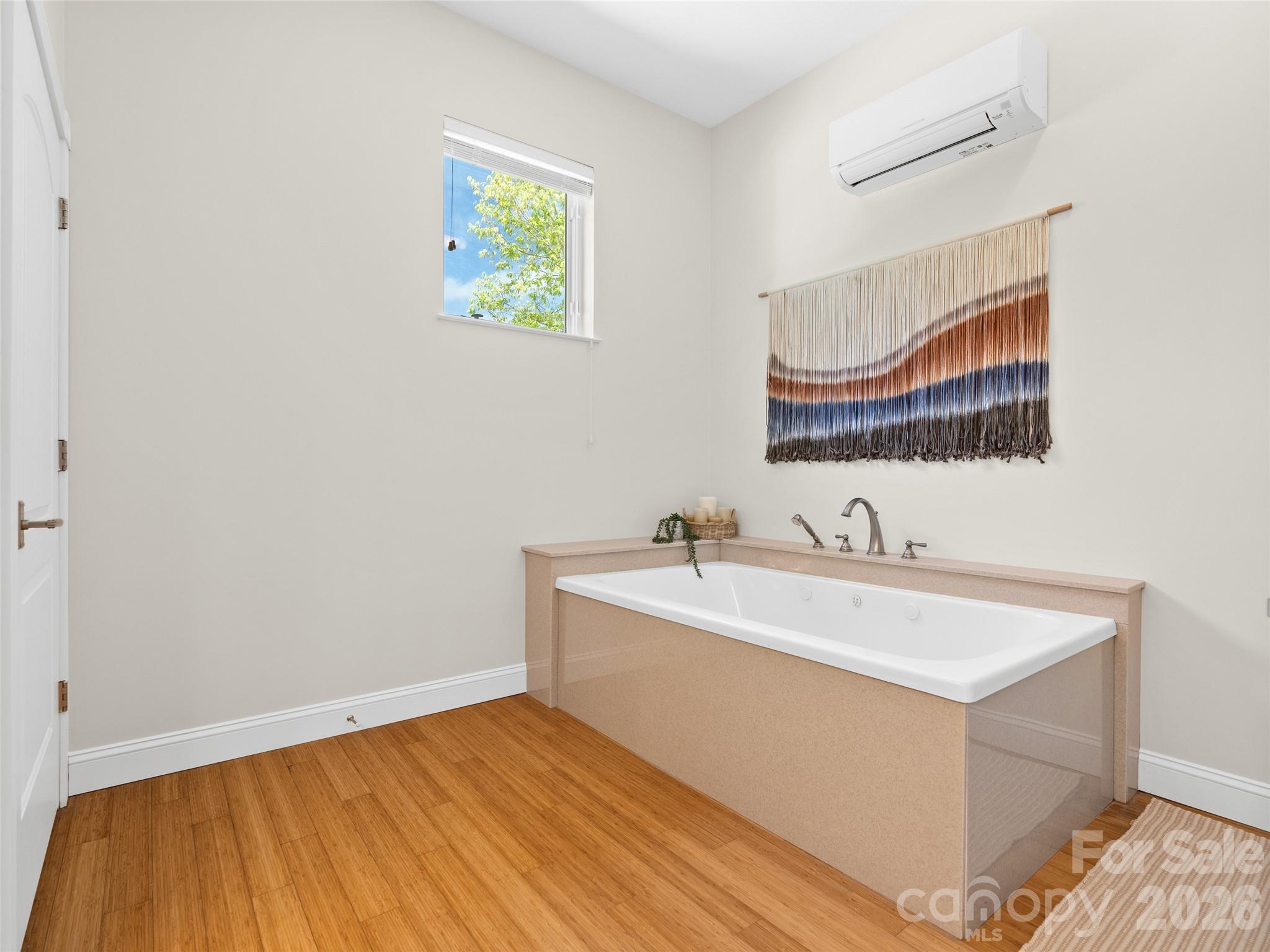 Laurel Woods - Residential