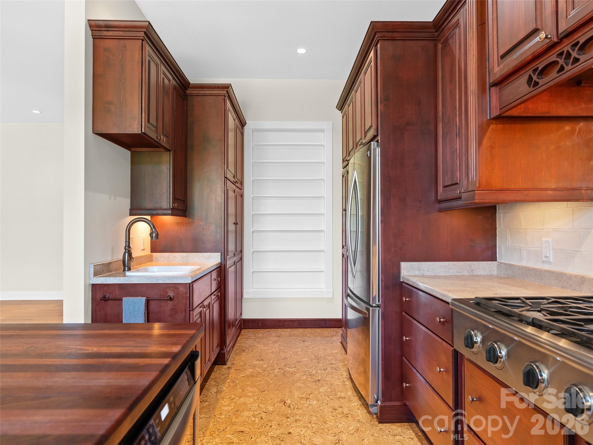 Laurel Woods - Residential
