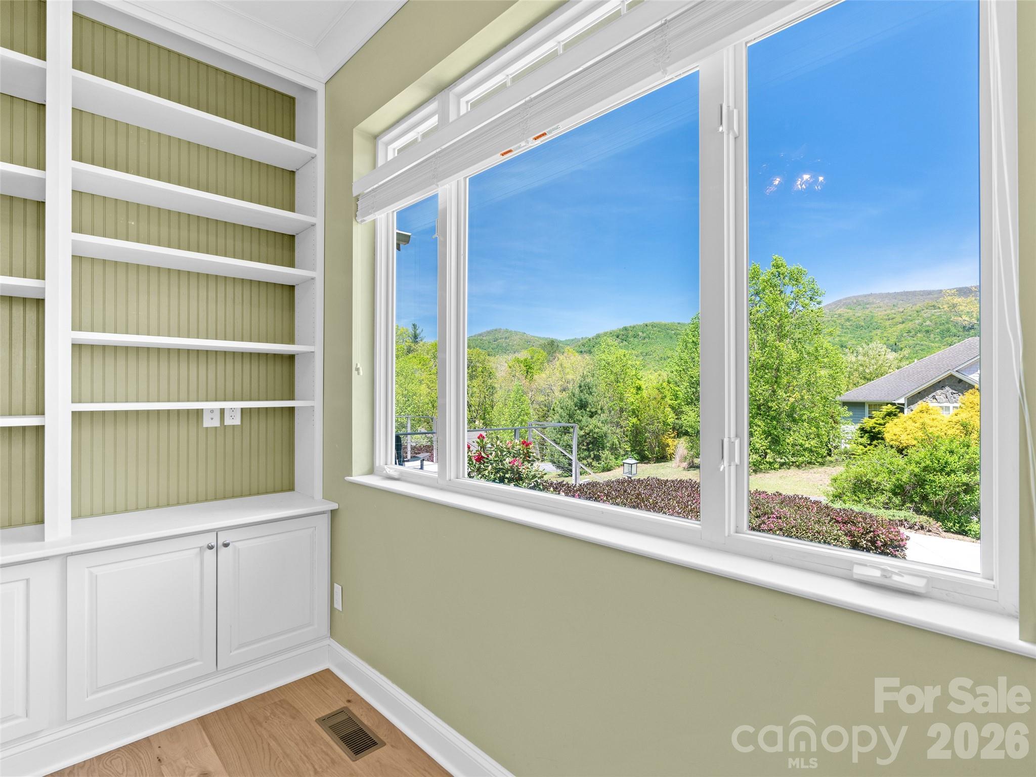 Laurel Woods - Residential