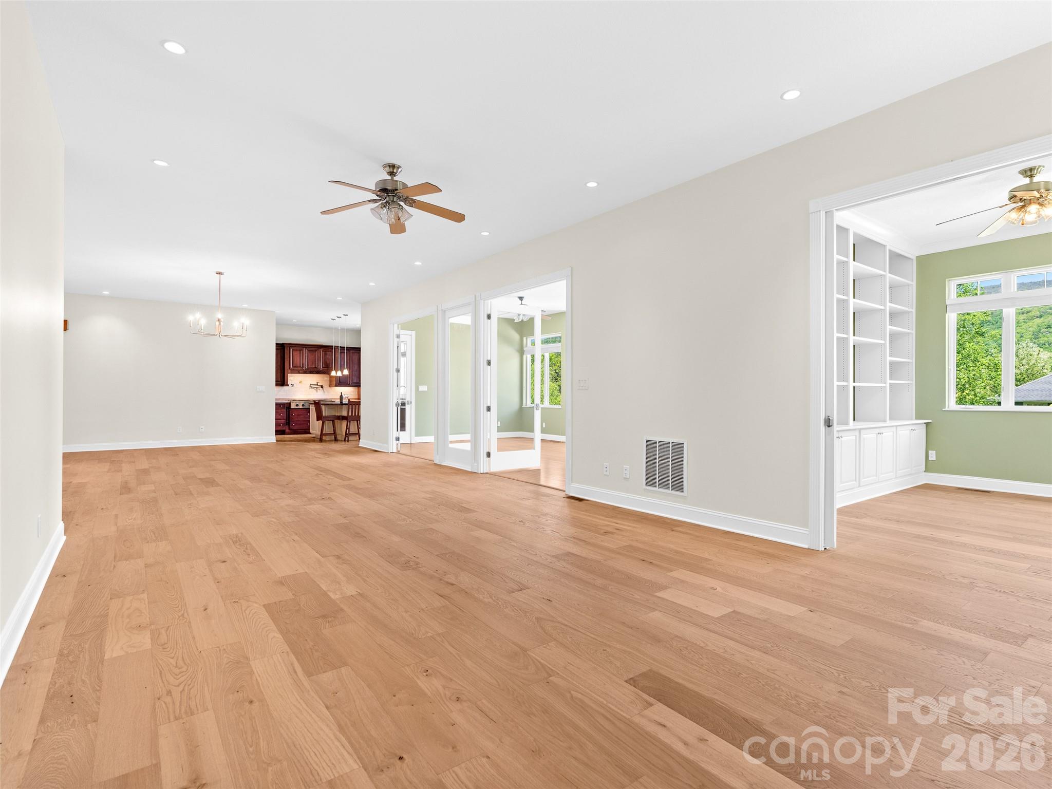 Laurel Woods - Residential