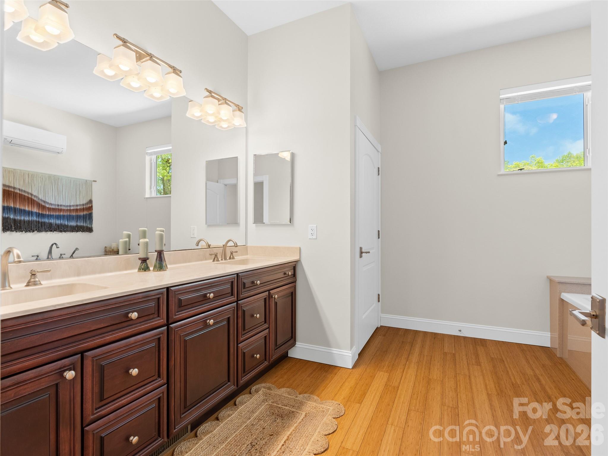 Laurel Woods - Residential