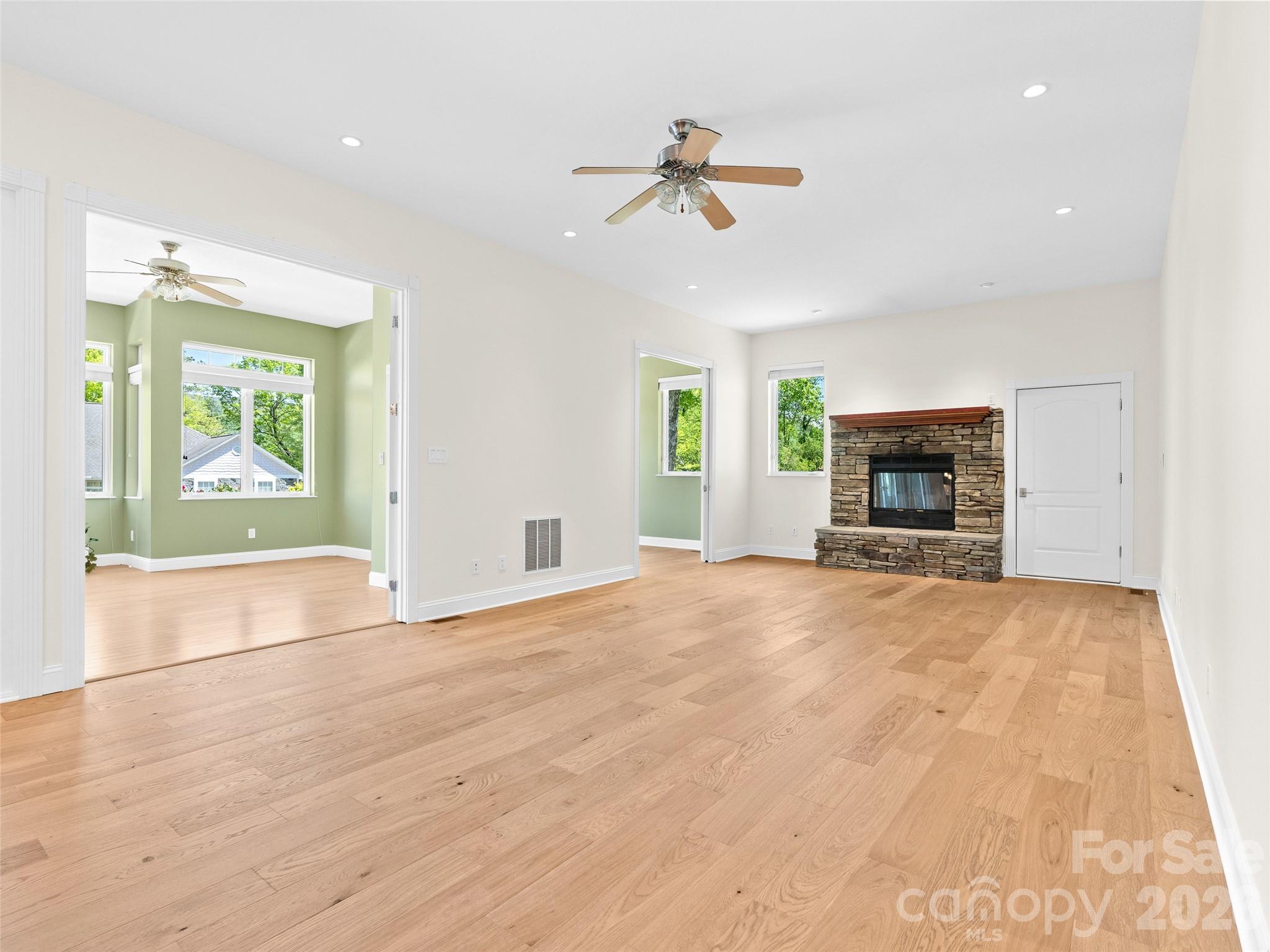 Laurel Woods - Residential