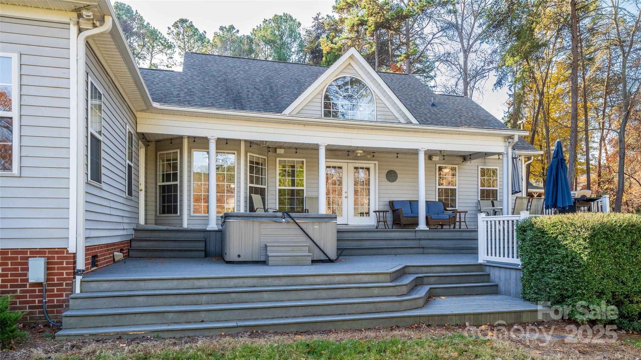 9372 Island Point Road