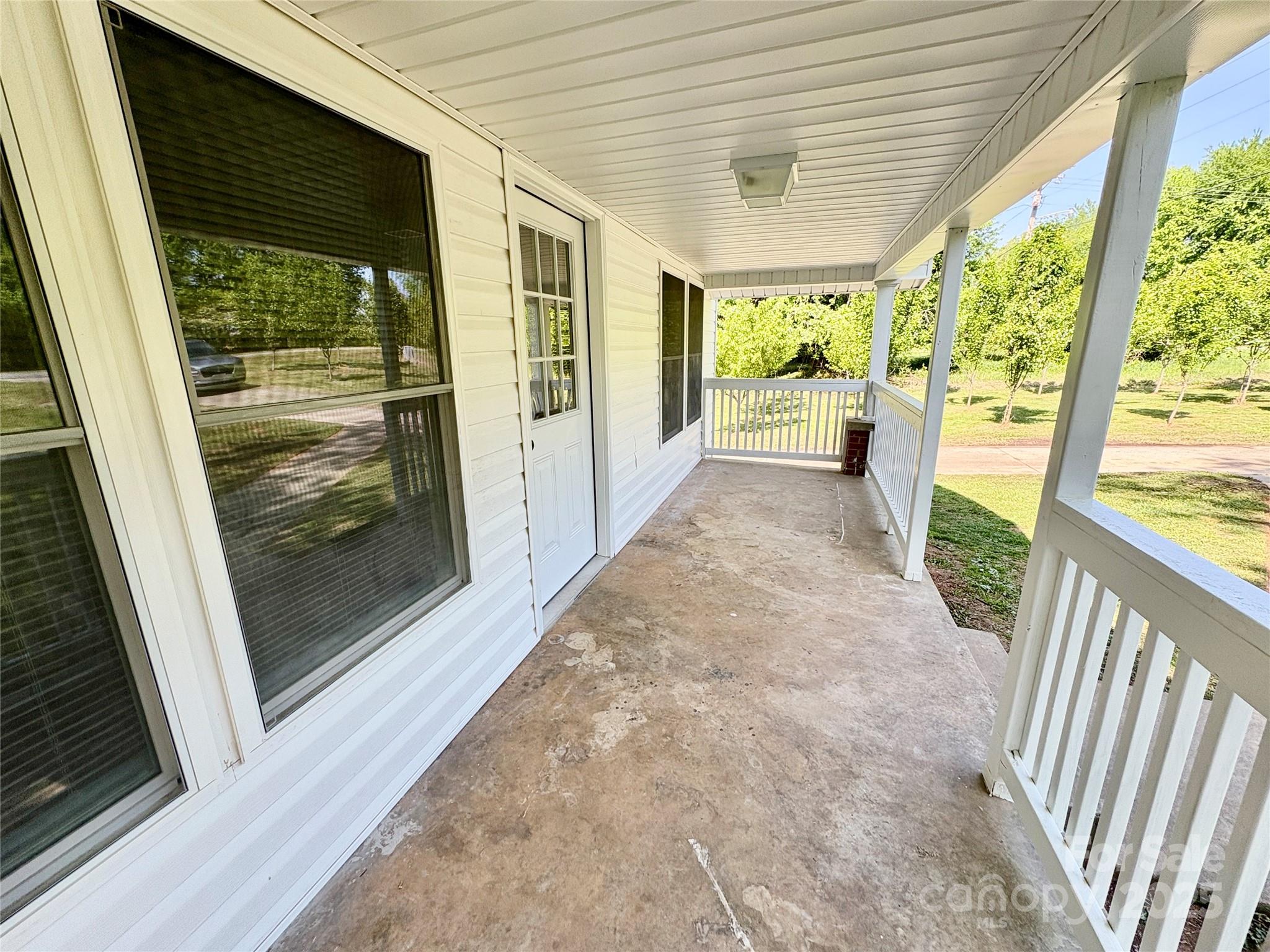2724 Peachtree Road