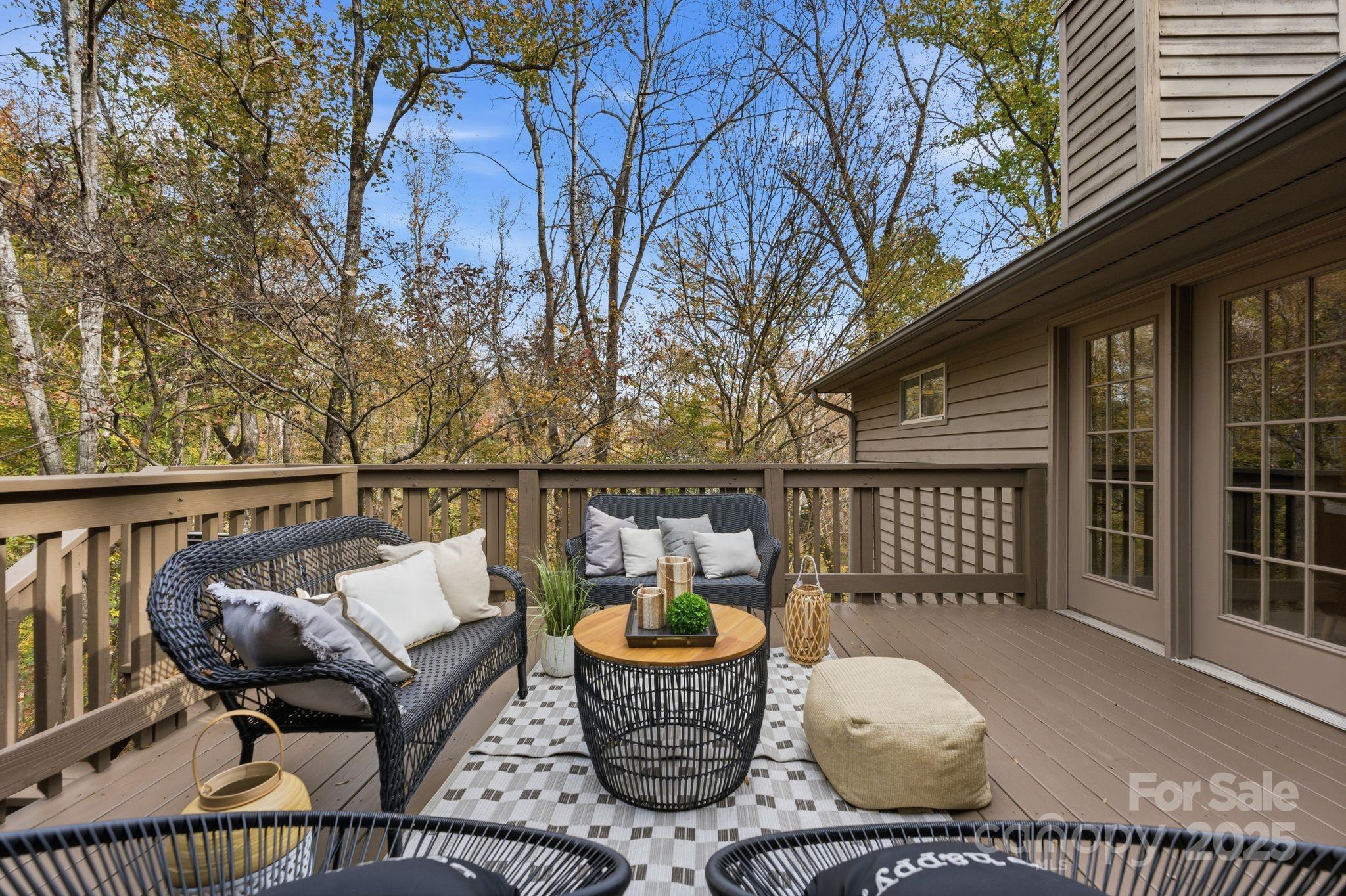 927 Longfield Circle