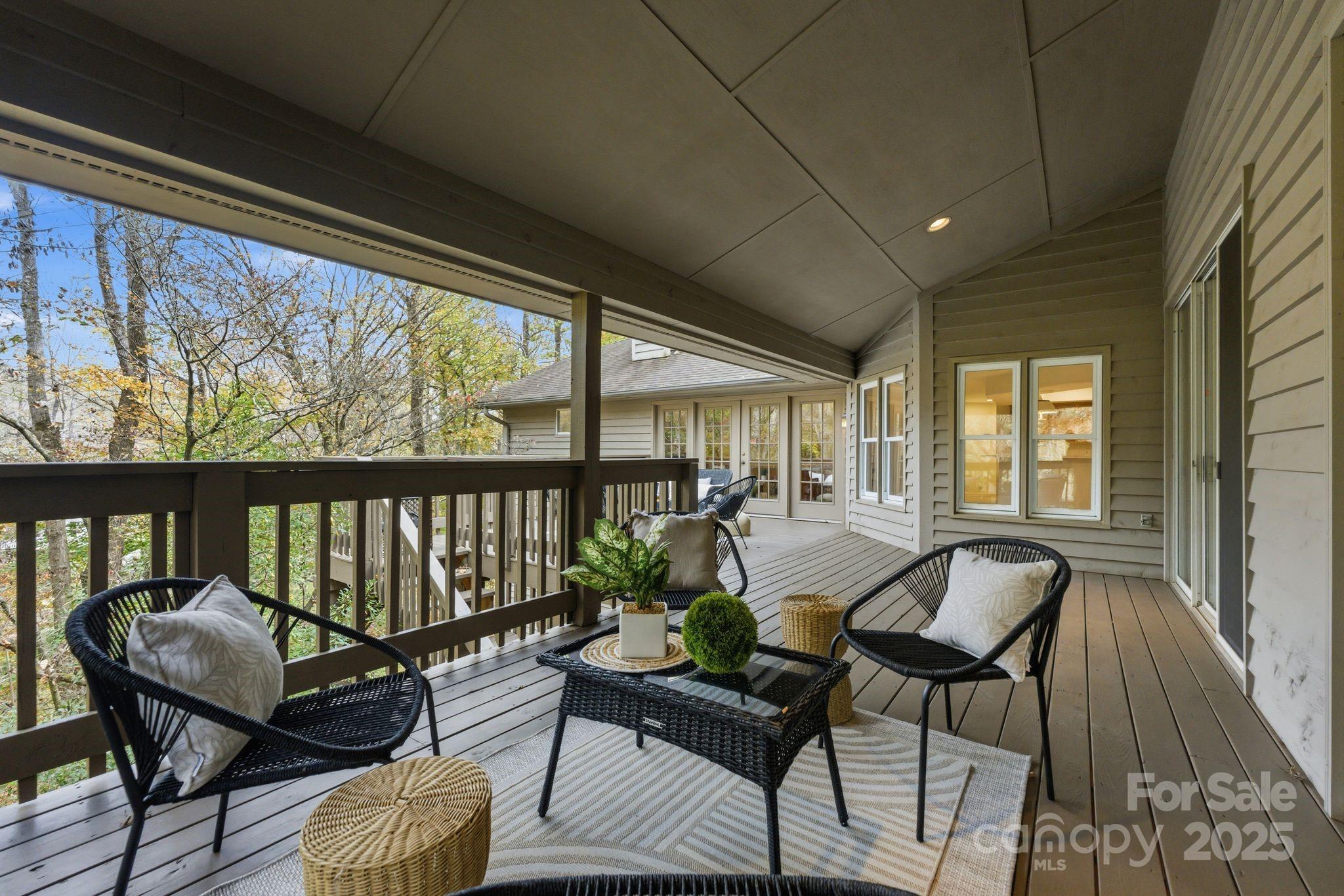 927 Longfield Circle