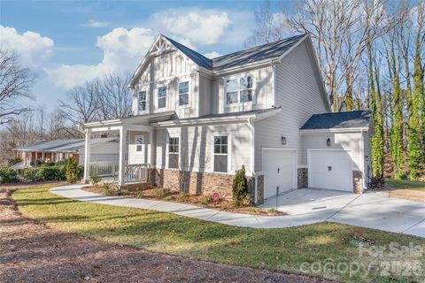 553 W Lowrance Avenue Mooresville NC 28115