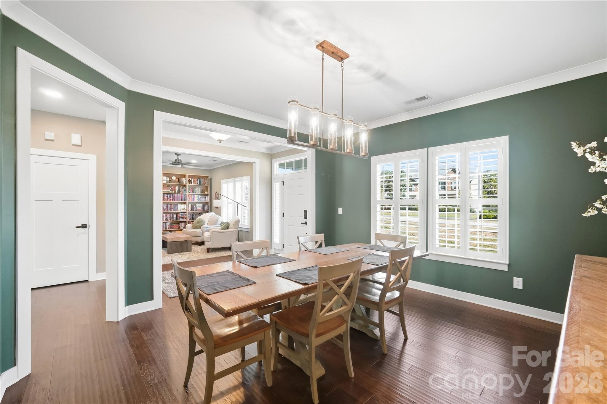 912 Manorwood Drive