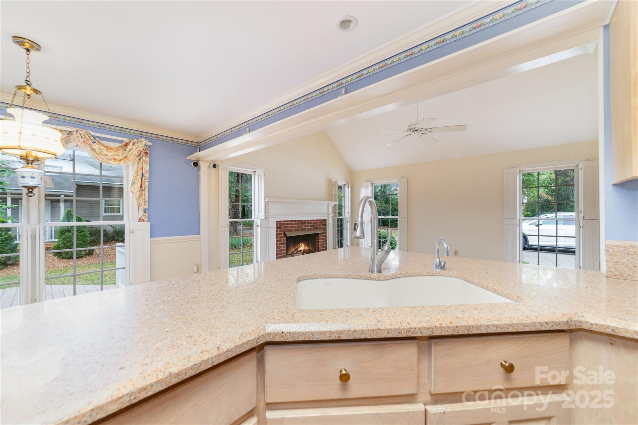 415 N Greenbriar Road