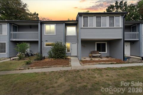 6610 Point Comfort Lane Charlotte NC 28226