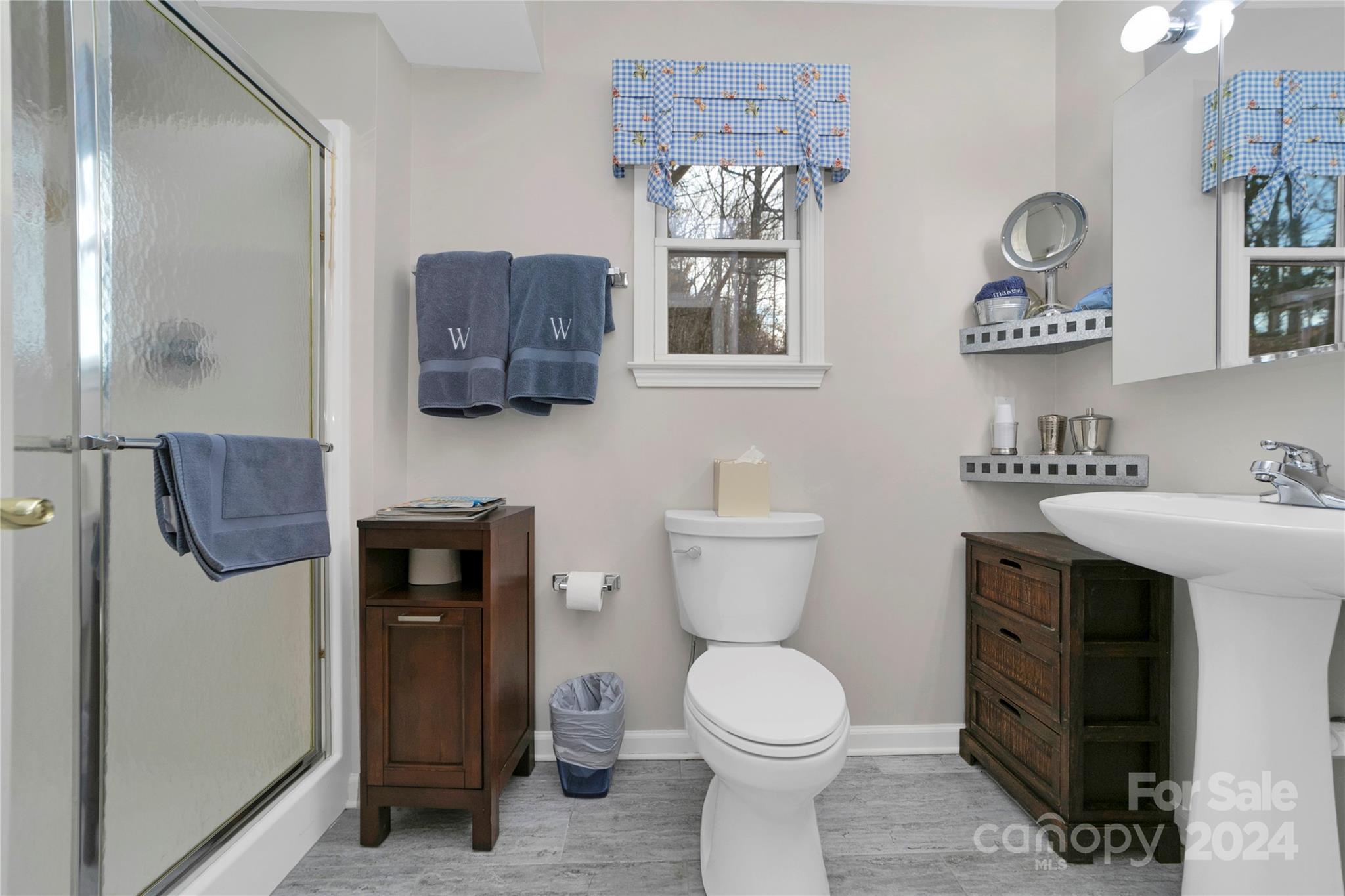 connestee falls - Residential