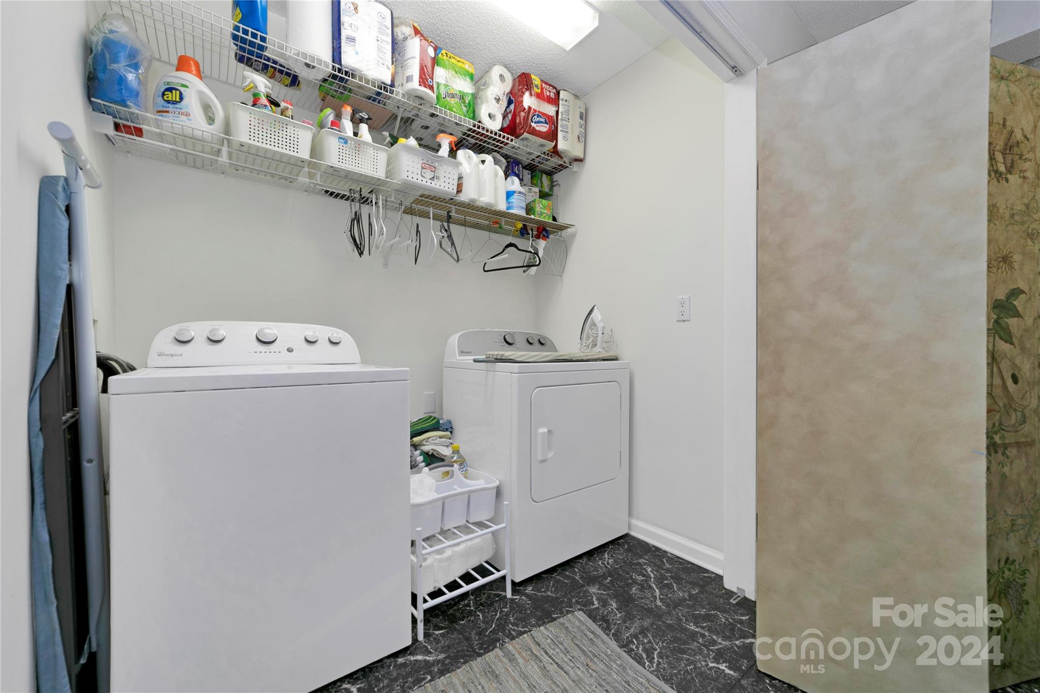 connestee falls - Residential