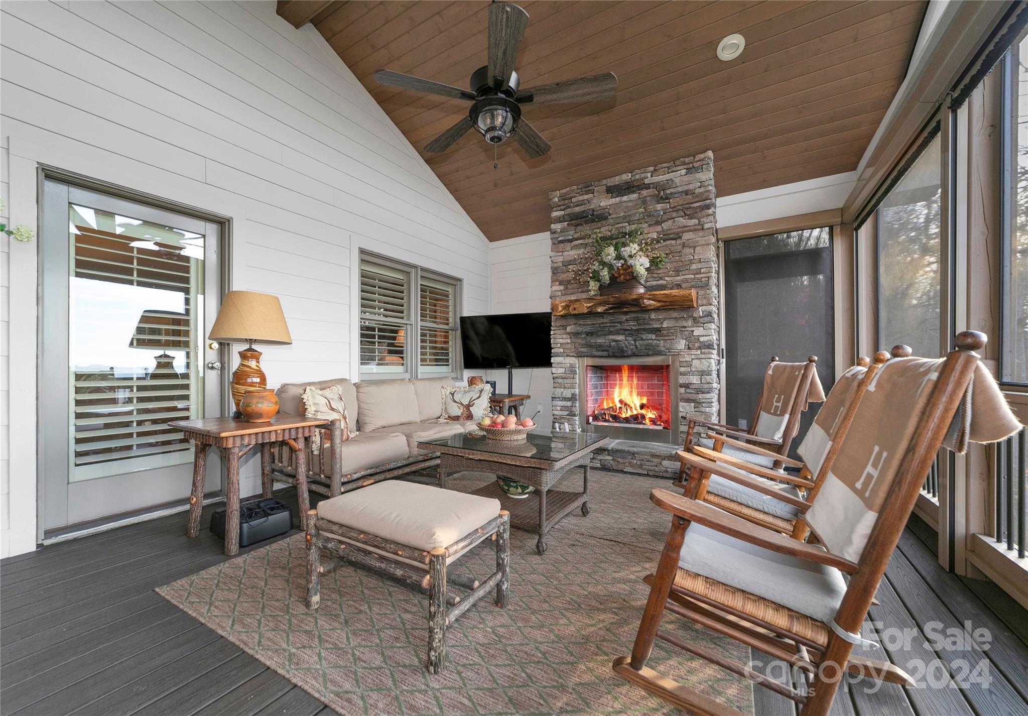 connestee falls - Residential