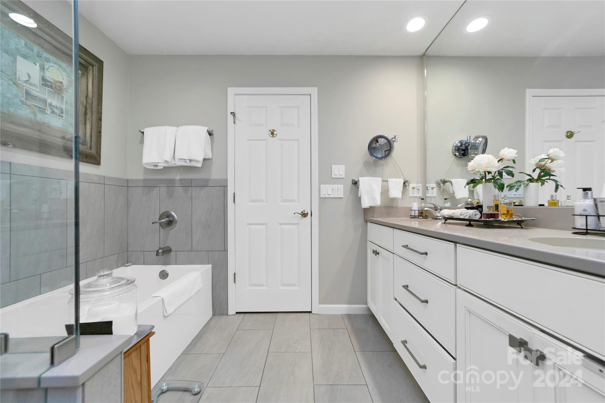 connestee falls - Residential