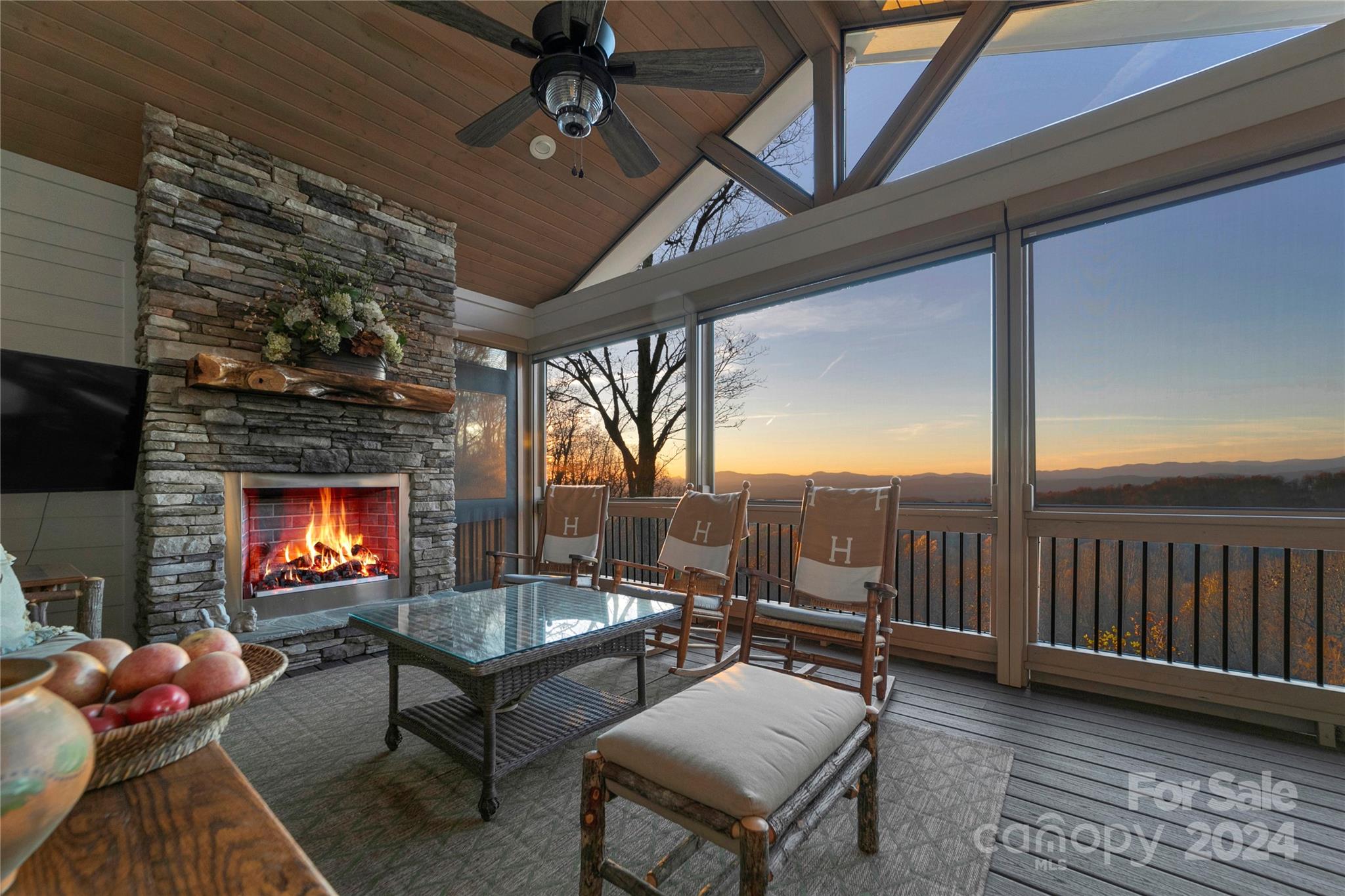 connestee falls - Residential