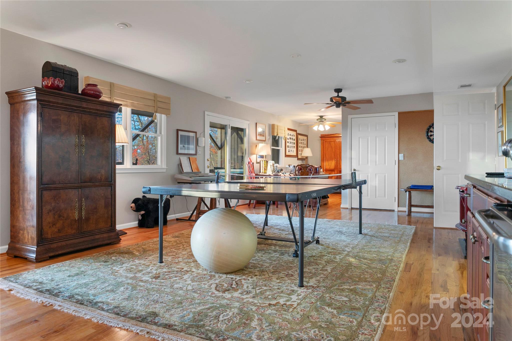 connestee falls - Residential