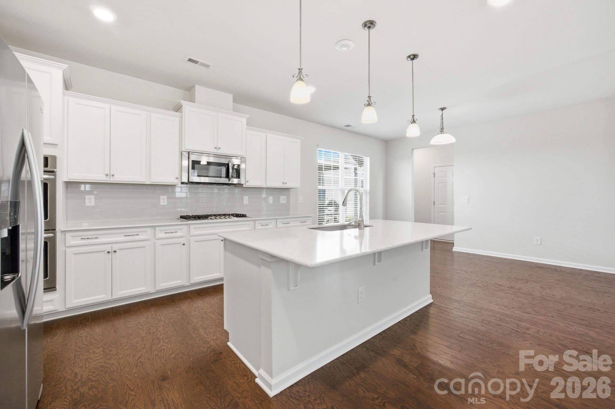 6418 Raffia Road