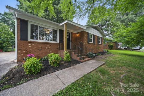 9818 Starwood Drive Charlotte NC 28215