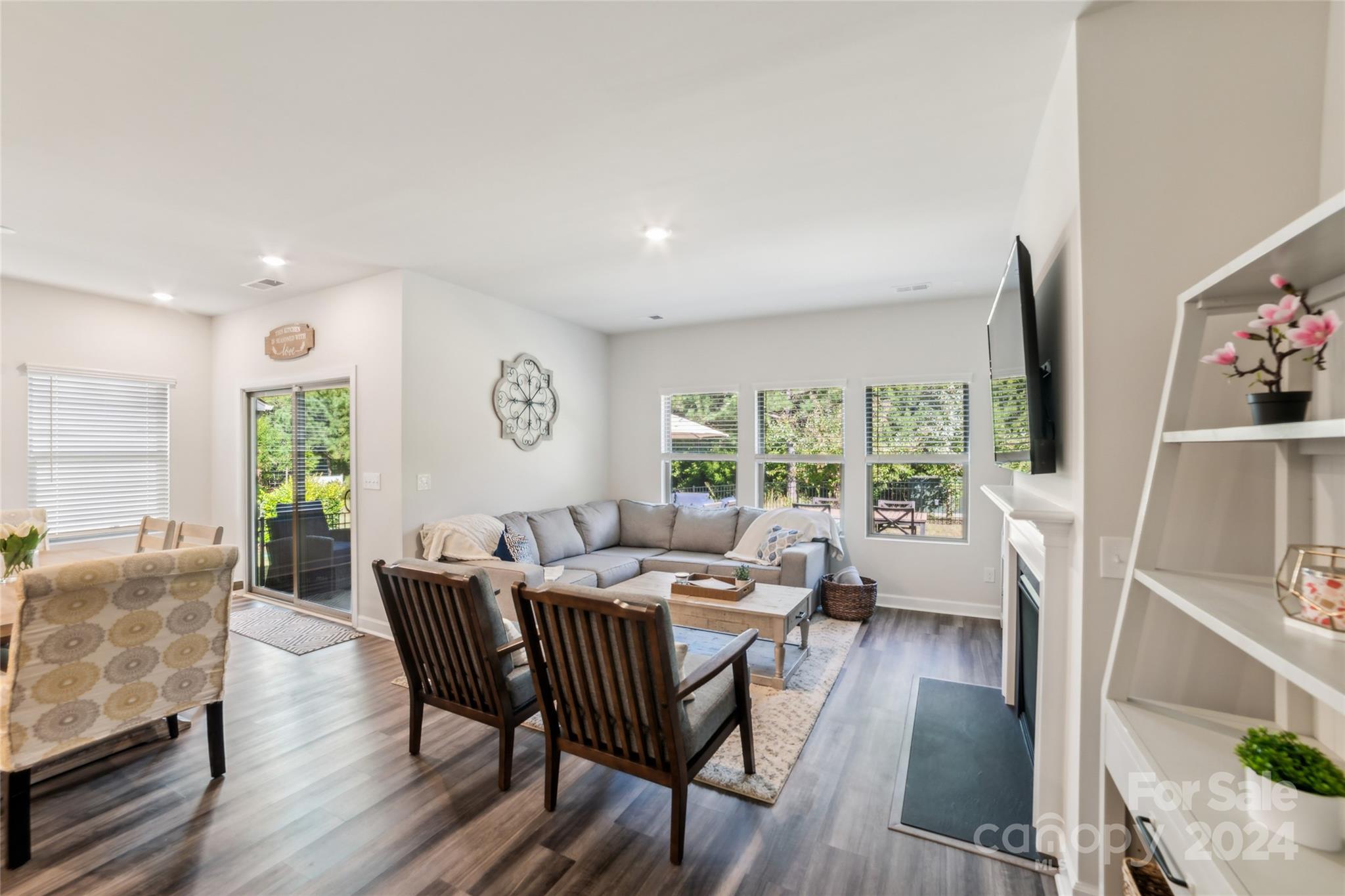 Larkhaven Hills - Residential