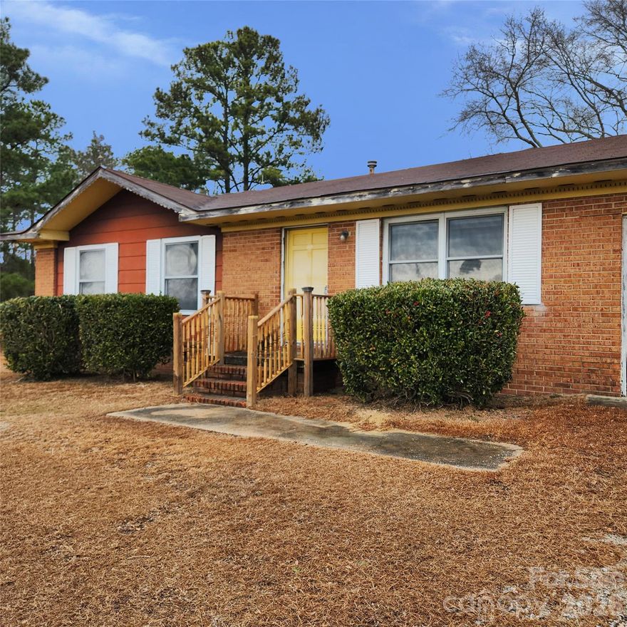 Tidy partial brick ranch with fenced yard waits for its cosmetic glow up and its ready to move in or rent out. Little is needed here to make this a great place to downsize or use as income stream and make it a rental. Opportunity knocks , dont keep it waiting.
