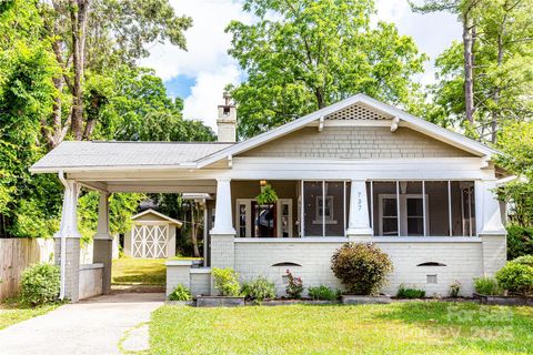 Photo of 737 Florida Avenue, Hendersonville, NC 28739 (MLS # 4299779)