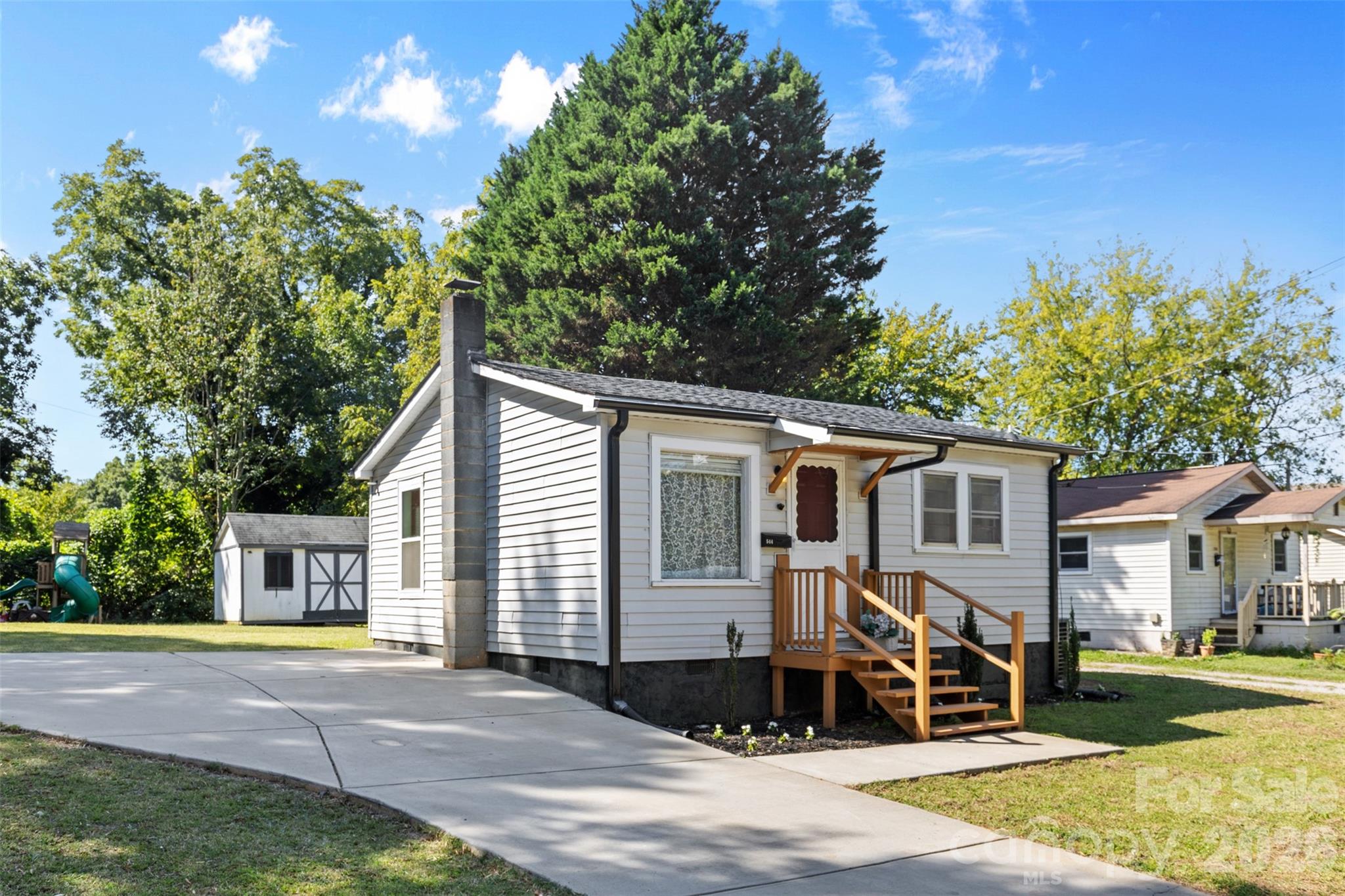 544 W Mclelland Avenue