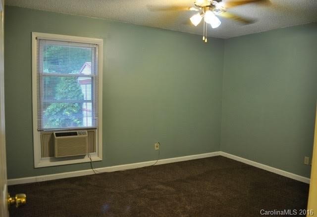 Mtn Carmel Acres - Residential