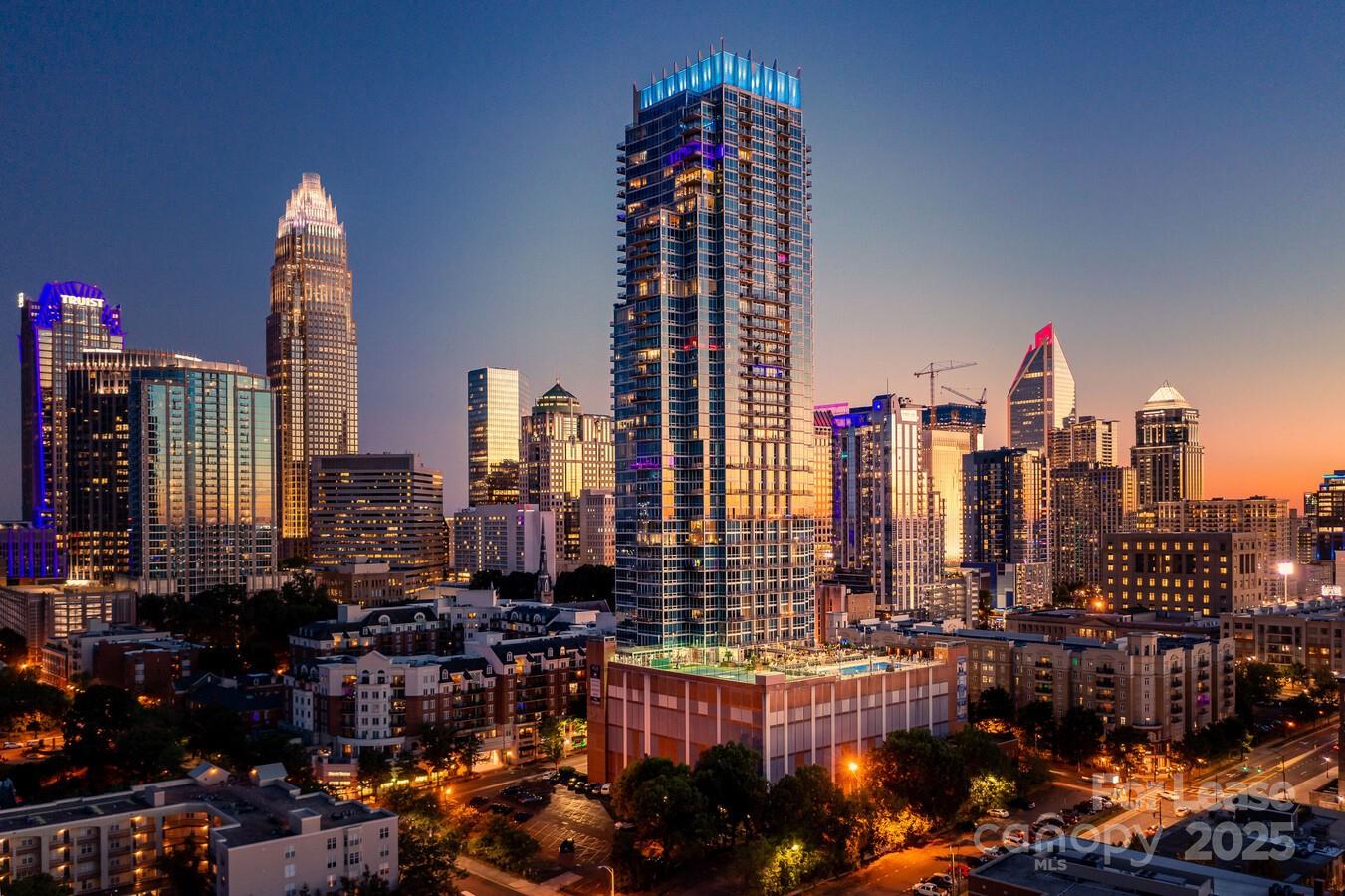 Charlotte, North Carolina 28202, United States, 3 Bedrooms Bedrooms, ,3 BathroomsBathrooms,Residential,Active,12155