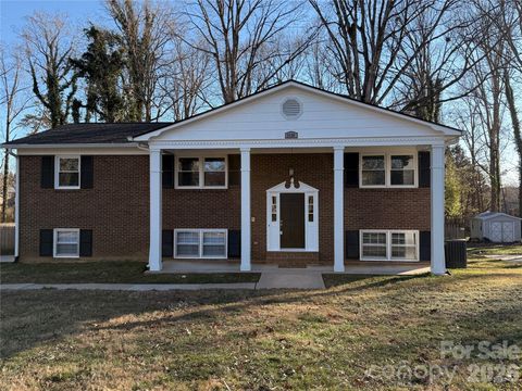 Photo of 1230 18th Avenue NE, Hickory, NC 28601 (MLS # 4335635)