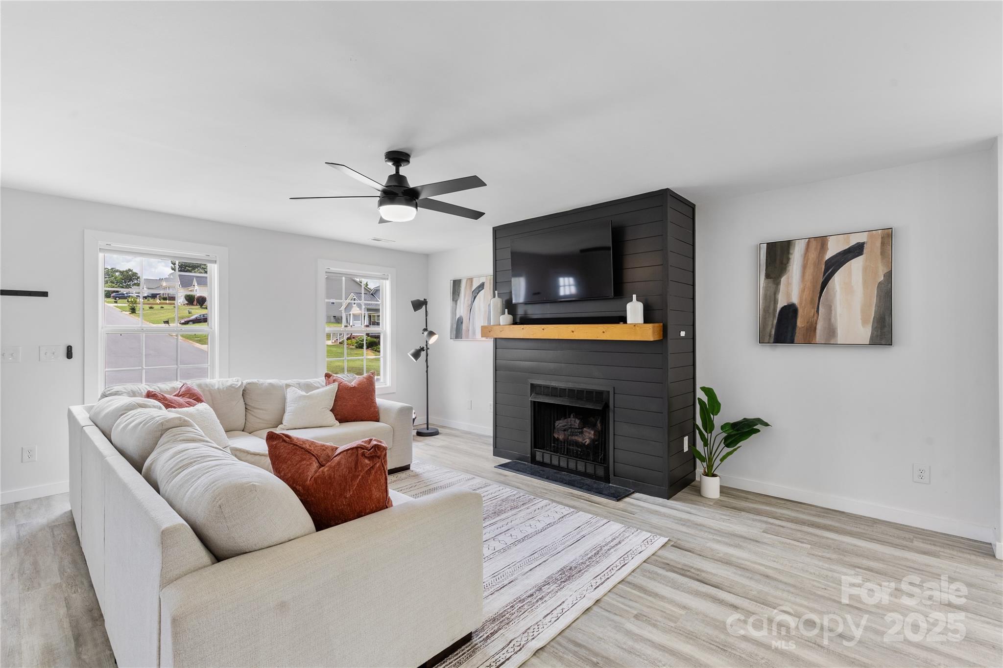 1527 Meadow Glen Lane