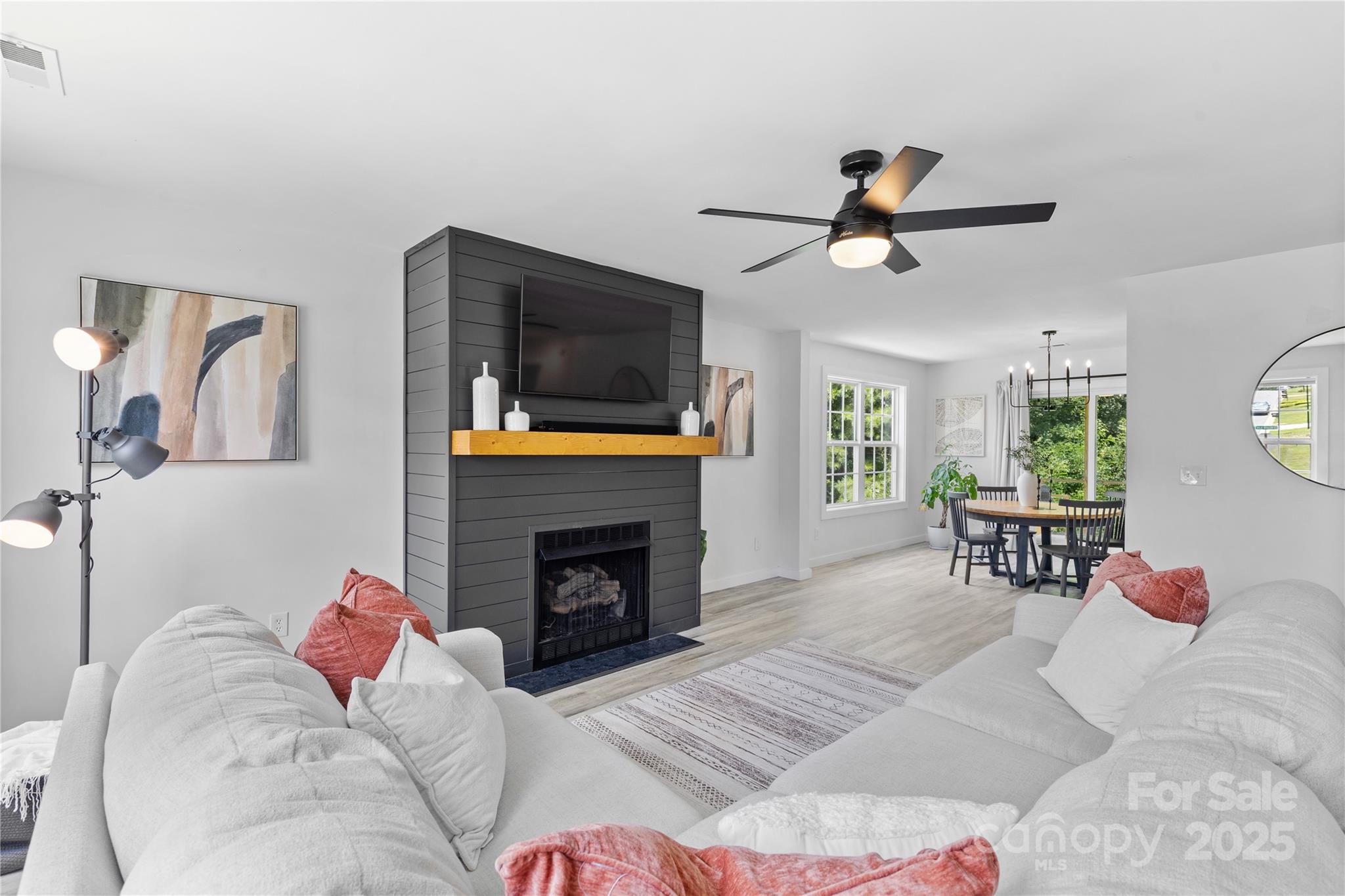 1527 Meadow Glen Lane