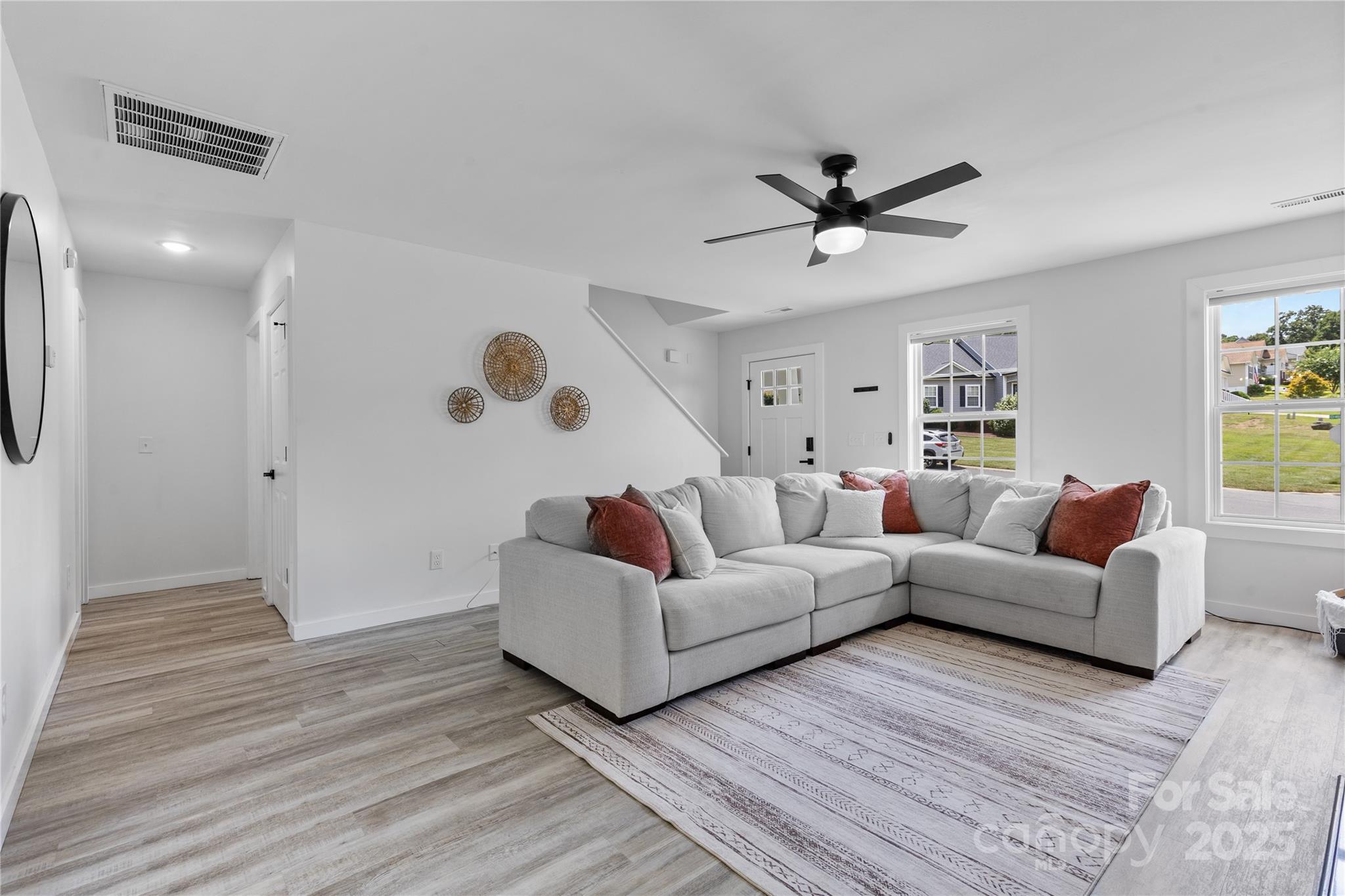 1527 Meadow Glen Lane
