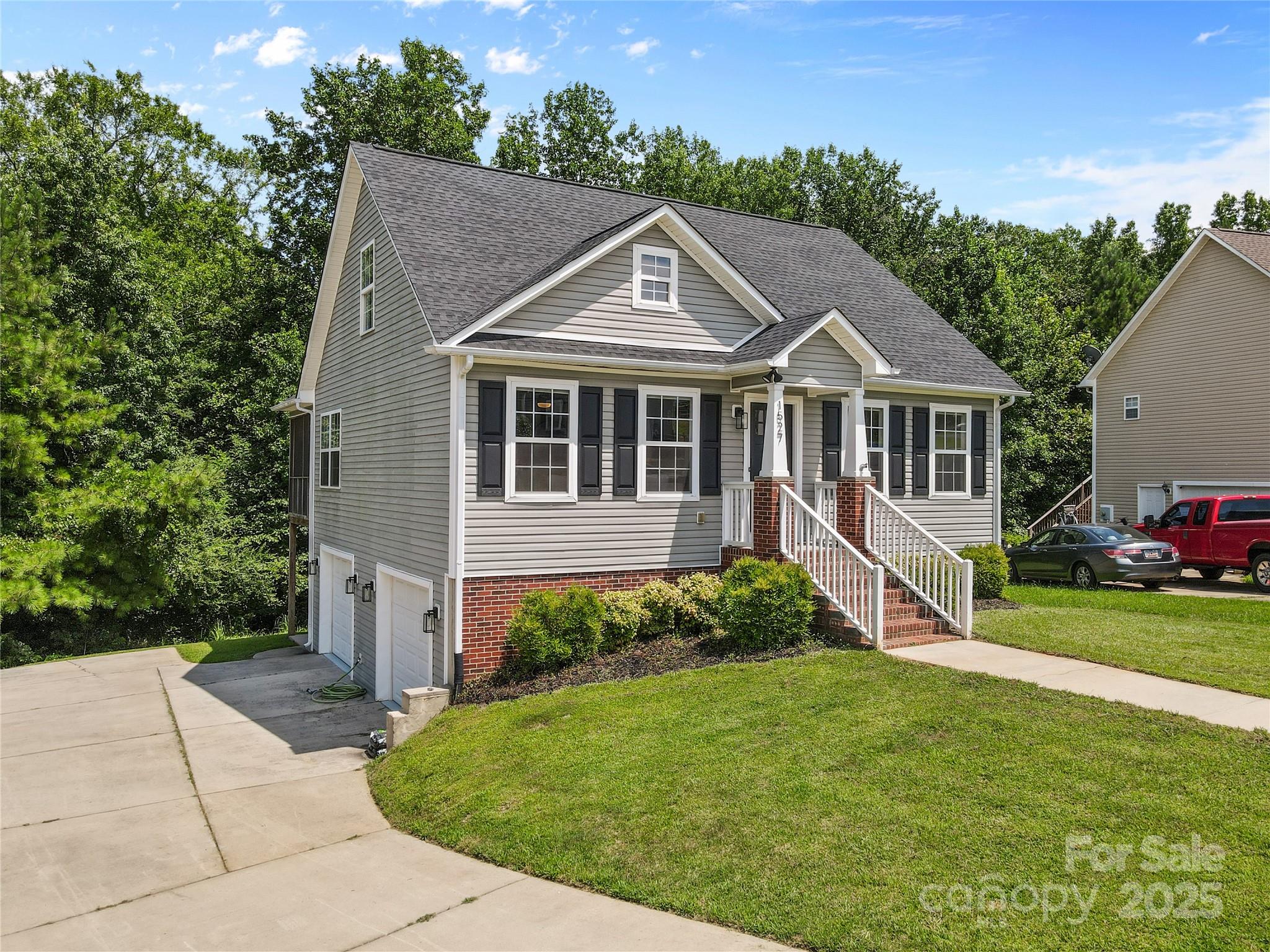 1527 Meadow Glen Lane