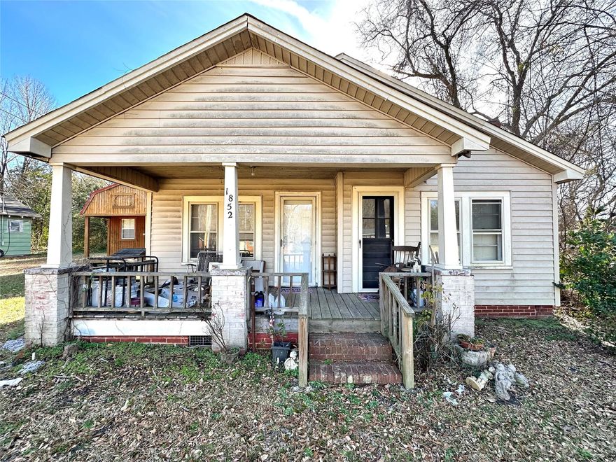 Investor special in a great location in South Lancaster! This Ranch home has some great potential for the keen investor. It sits on a large .36 acre lot. Located close to new construction homes and other renovations going on.