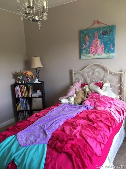 STEELE MEADOWS - Residential