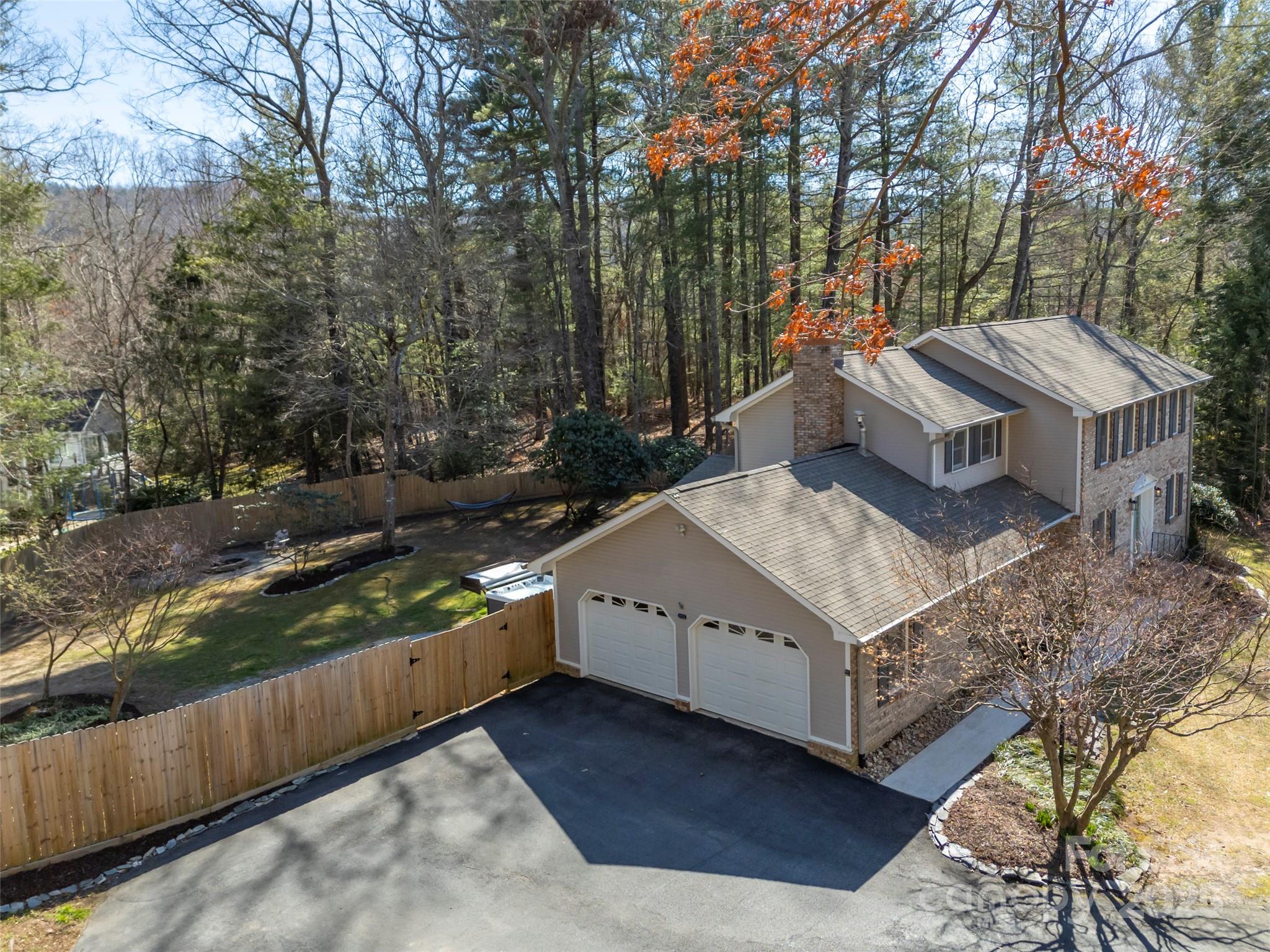 4 Bridle Path Court