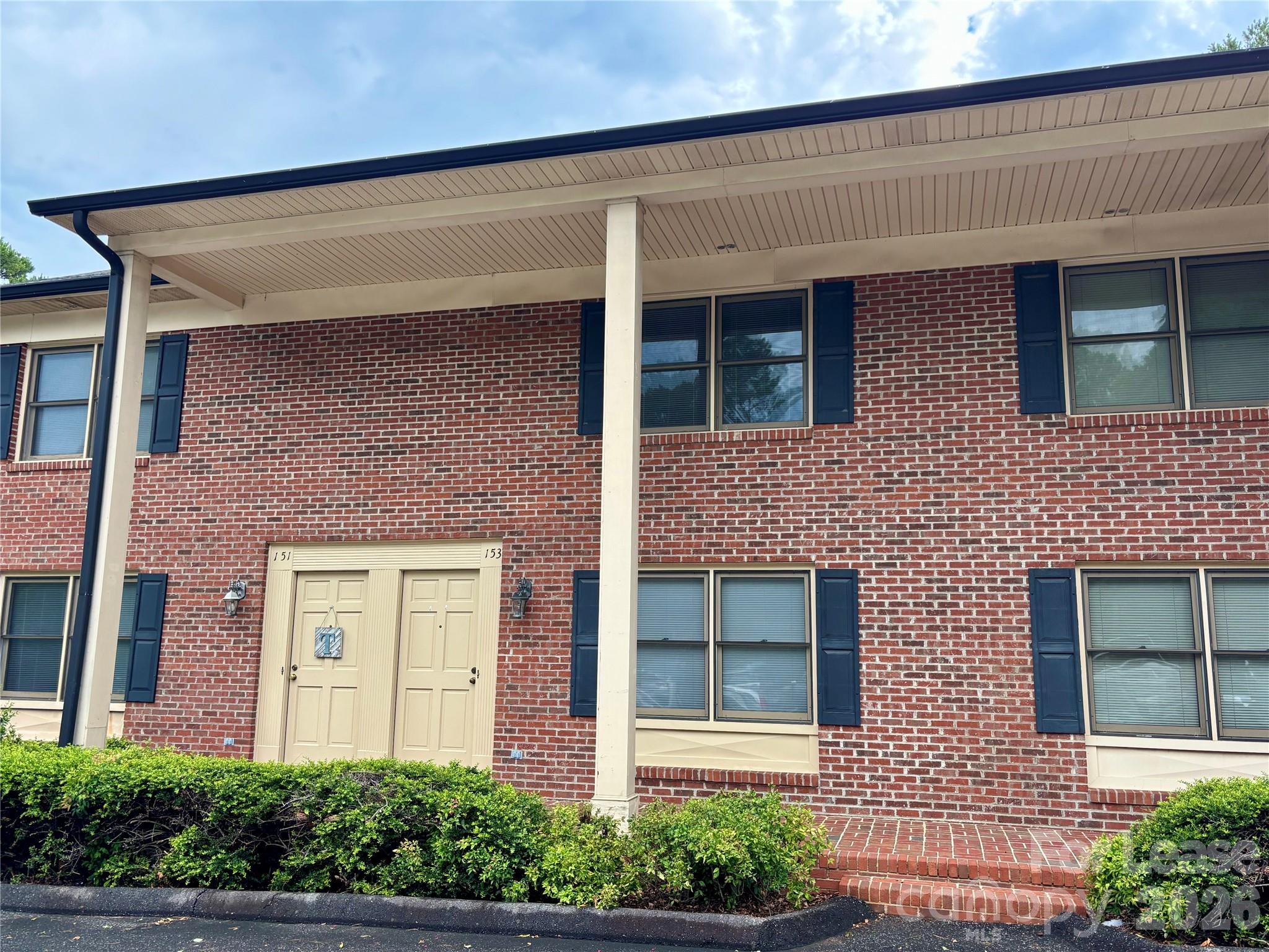 Photo 1 of 10 — 153 Hillcrest Drive, Lincolnton, NC 28092