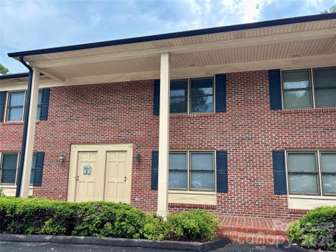 Photo of 153 Hillcrest Drive, Lincolnton, NC 28092 (MLS # 4401611)