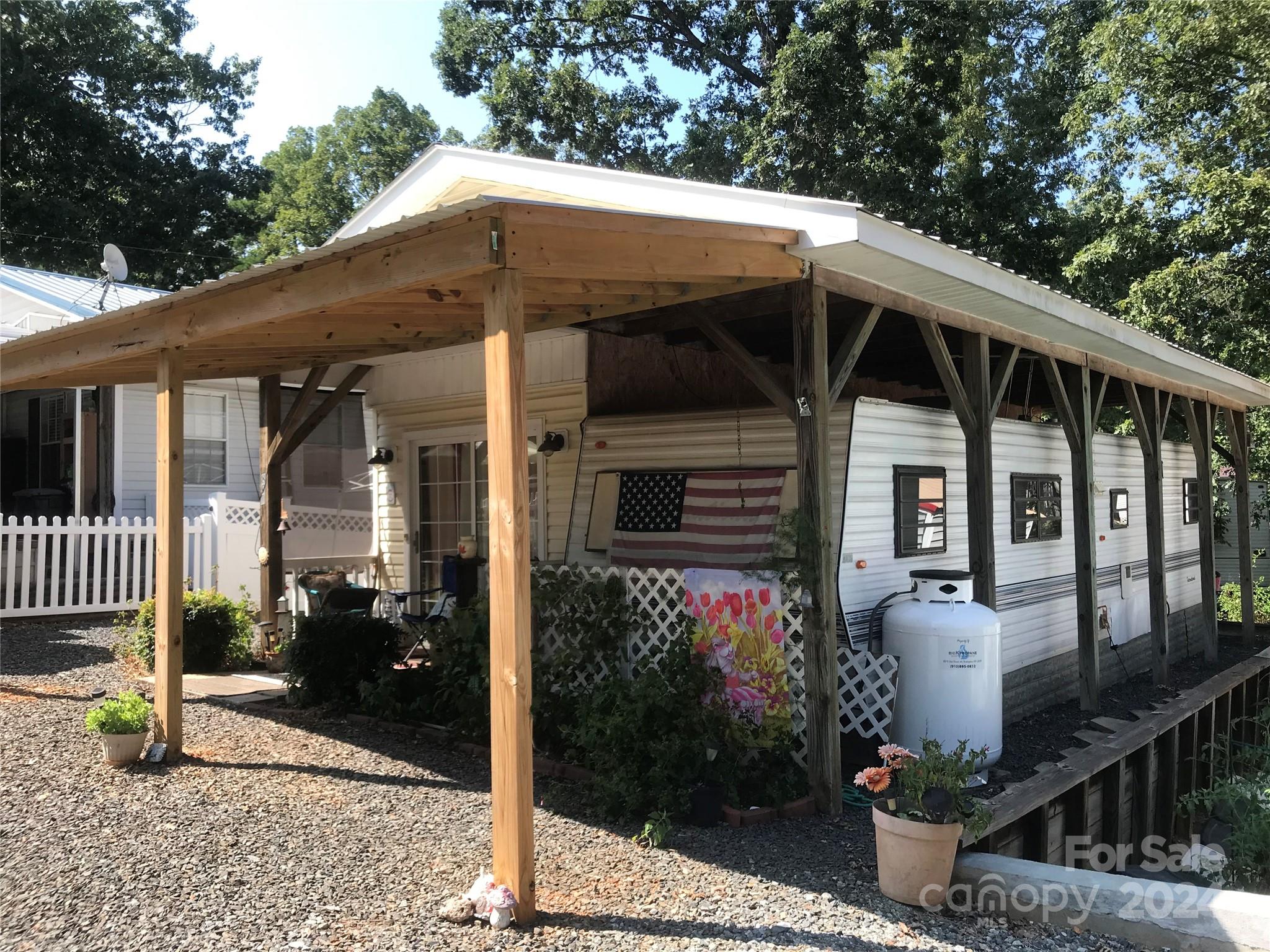 Twin Harbor - Residential