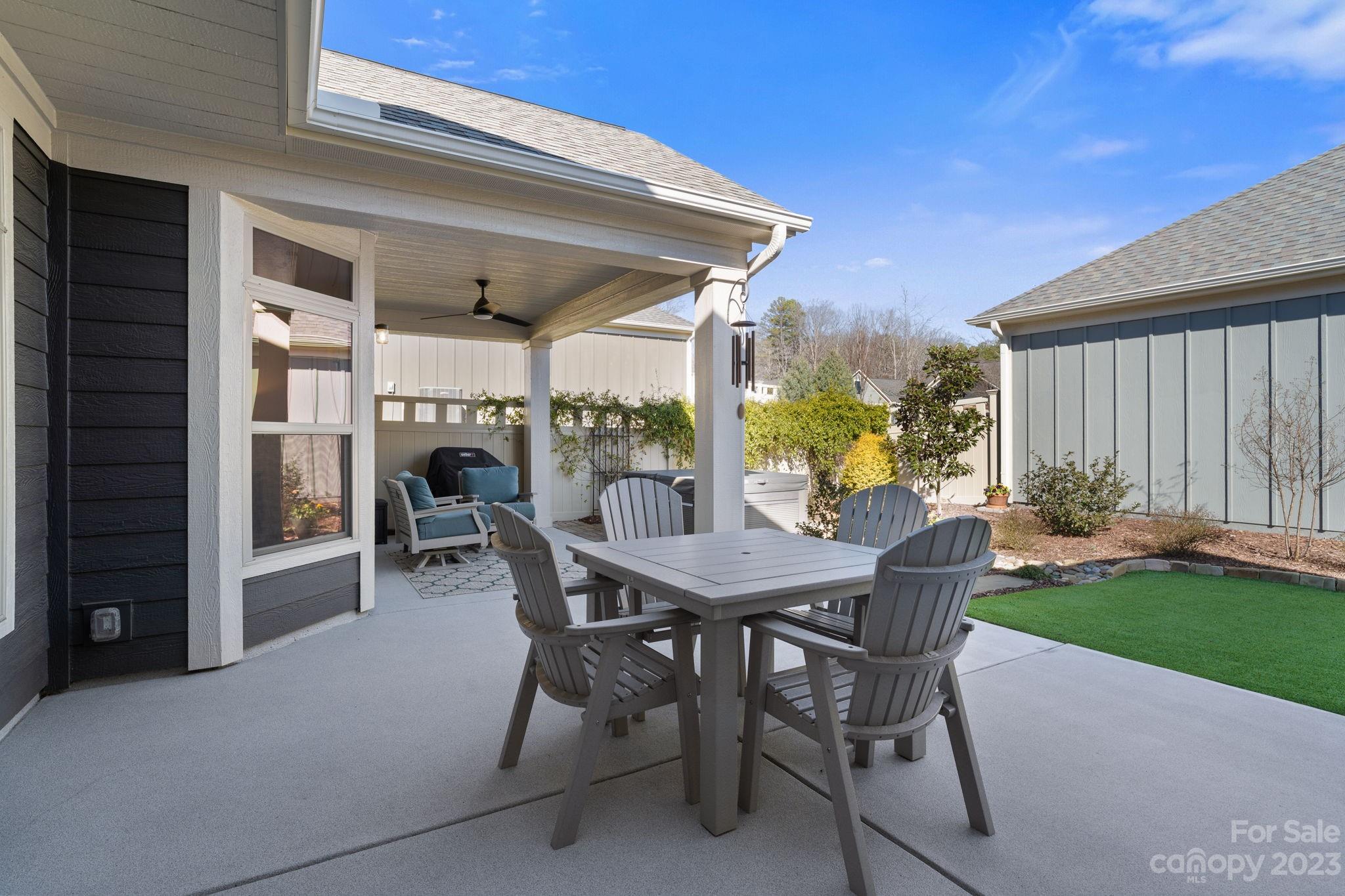 The Courtyards At Wesley Chapel - Residential