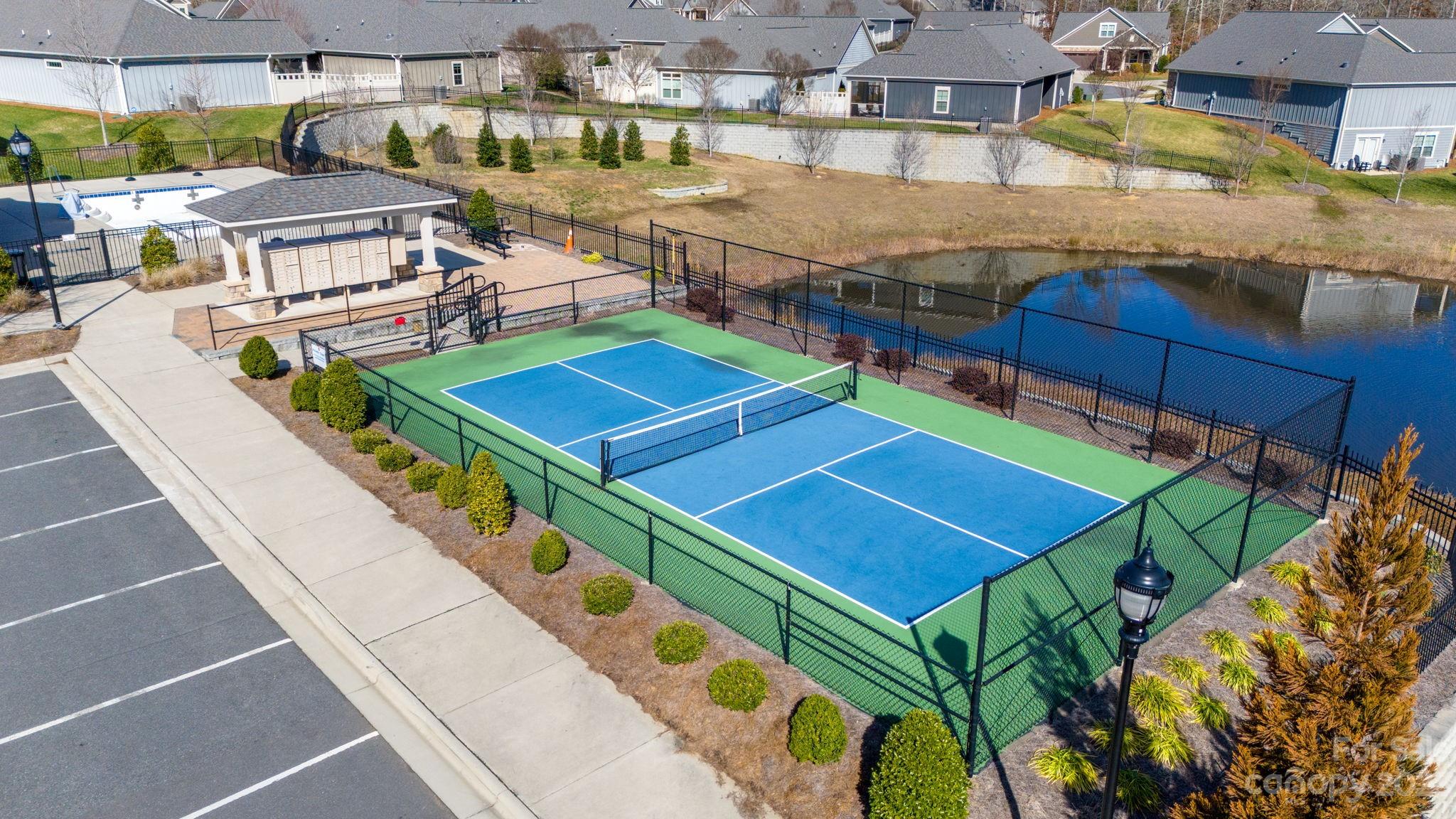 The Courtyards At Wesley Chapel - Residential