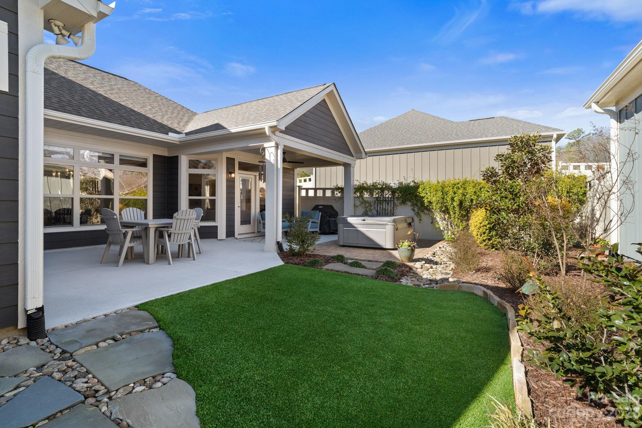 The Courtyards At Wesley Chapel - Residential