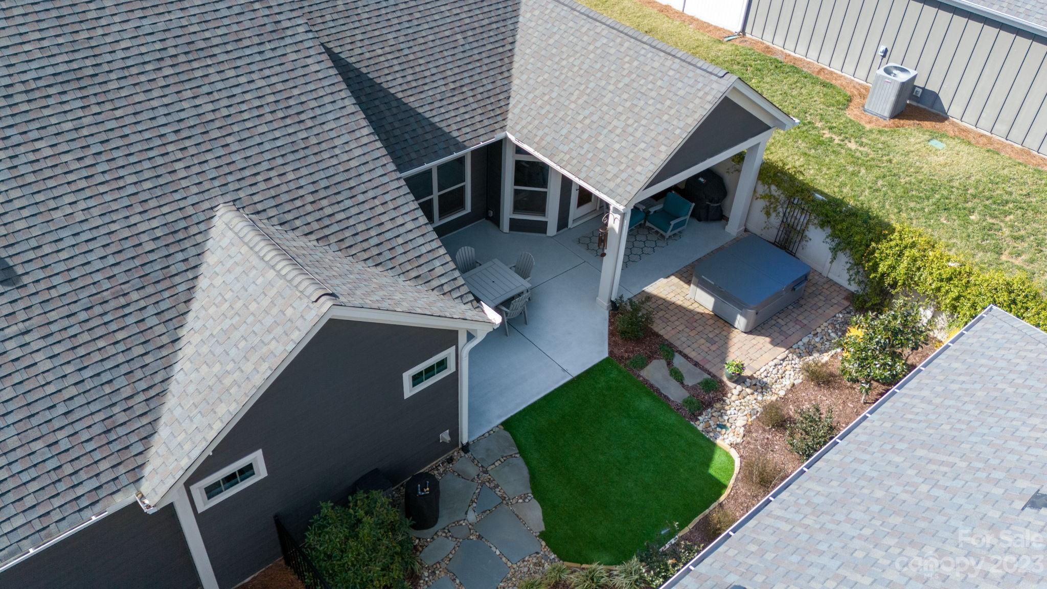 The Courtyards At Wesley Chapel - Residential