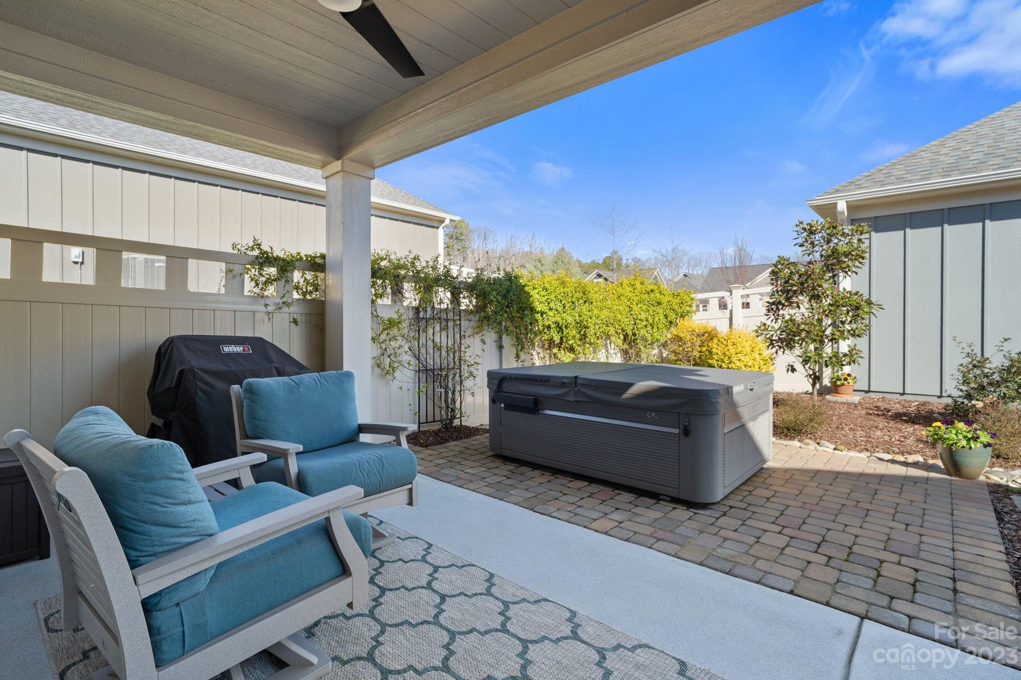 The Courtyards At Wesley Chapel - Residential